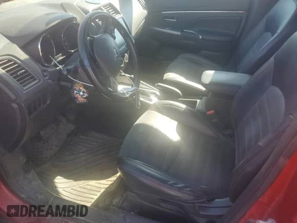 2018 Mitsubishi Outlander SE с VIN JA4AR3AW6JU001544, выставлен на аукционе Copart как лот 82106355 с пробегом 237 661 миль миль и Списание • Salvage title. История ставок и продаж доступна на DreamBid. Изображение 7.