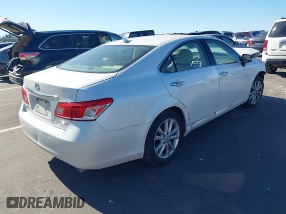 ✅ 2010 Lexus ES 330 • VIN: JTHBK1EG2A2347333 • Лот: 43649846. Опубликован ранее на IAAI с пробегом 190 451 миль. Бесплатный доступ к архиву аукционных продаж из США и подробный отчёт об истории автомобиля на DreamBid. Изображение 4.