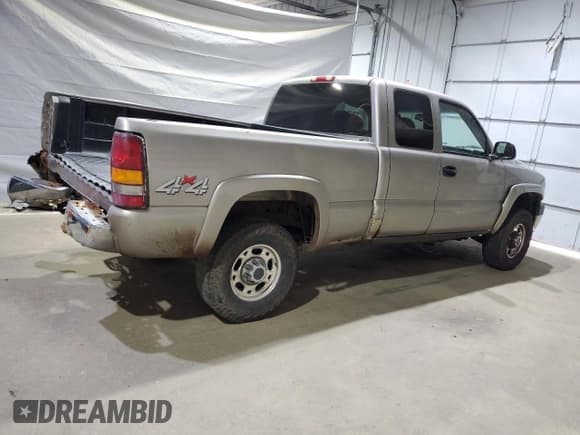 ✅ 2002 Chevrolet Silverado 2500HD LS • VIN: 1GCHK29U32E243595 • Лот: 67637775. Опубликован ранее на Copart с пробегом 247 090 миль. Бесплатный доступ к архиву аукционных продаж из США и подробный отчёт об истории автомобиля на DreamBid. Изображение 3.