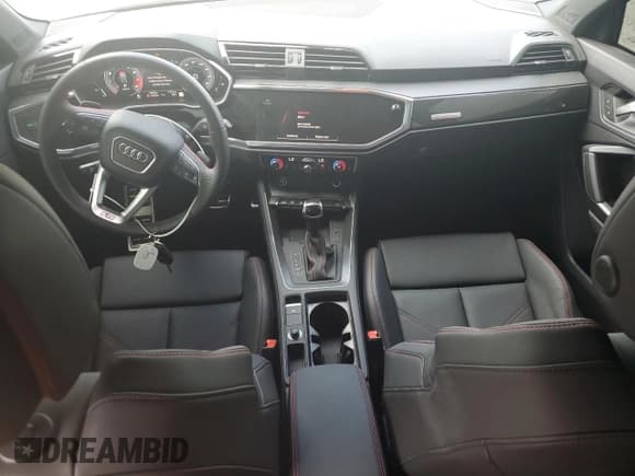 ✅ 2025 Audi Q3 S line Premium Plus • VIN: WA1EECF37S1055028 • Lot: 67396785. Wystawiony na Copart z przebiegiem 6 856 mil. Bezpłatny archiwum sprzedaży aukcyjnych z USA i szczegółowy raport historii pojazdu na DreamBid. Zdjęcie 8.