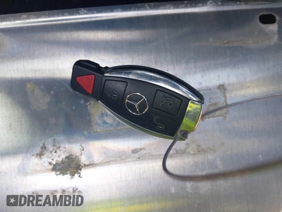 ✅ 2011 Mercedes-Benz E 550 Luxury • VIN: WDDHF7CB0BA290489 • Lot: 42722236. Listed on IAAI with 128,395 mi. Free auction sales archive from the USA and detailed vehicle history report at DreamBid. Image 11.