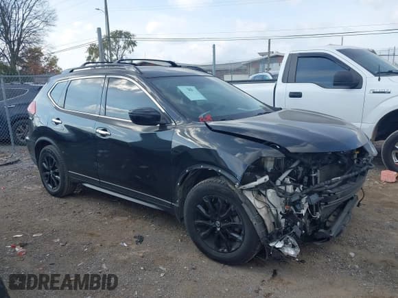 ✅ 2018 Nissan Rogue SV • VIN: 5N1AT2MT4JC780317 • Lot: 43721006. Wystawiony na IAAI z przebiegiem 146 169 mil. Bezpłatny archiwum sprzedaży aukcyjnych z USA i szczegółowy raport historii pojazdu na DreamBid. Zdjęcie 13.