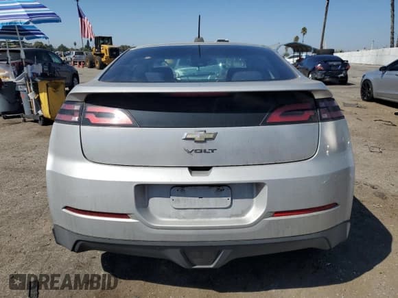 ✅ 2015 Chevrolet Volt • VIN: 1G1RC6E45FU131903 • Lot: 73209754. Wystawiony na Copart z przebiegiem 168 149 mil. Bezpłatny archiwum sprzedaży aukcyjnych z USA i szczegółowy raport historii pojazdu na DreamBid. Zdjęcie 6.