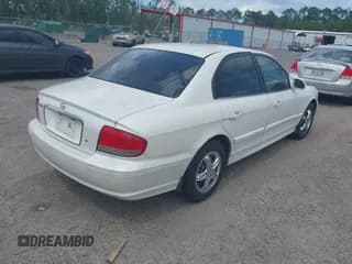 ✅ 2004 Hyundai Sonata • VIN: KMHWF25HX4A014986 • Lot: 42352017. Wystawiony na IAAI z przebiegiem 202 970 mil. Bezpłatny archiwum sprzedaży aukcyjnych z USA i szczegółowy raport historii pojazdu na DreamBid. Zdjęcie 4.