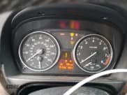 ✅ 2010 BMW 3 Series 335i xDrive • VIN: WBAPL3C51AA407784 • Лот: 59004125. Опубликован ранее на Copart с пробегом 211 708 миль. Бесплатный доступ к архиву аукционных продаж из США и подробный отчёт об истории автомобиля на DreamBid. Изображение 9.