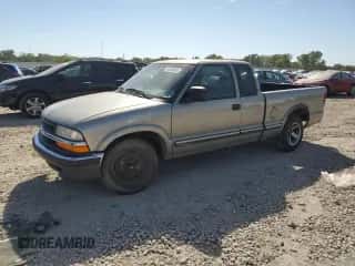 2000 Chevrolet S-10 LS с VIN 1GCCS19W5Y8310050, выставлен на аукционе Copart как лот 74133424 с пробегом 184 794 миль миль и Списание • Salvage title. История ставок и продаж доступна на DreamBid. Изображение 1.