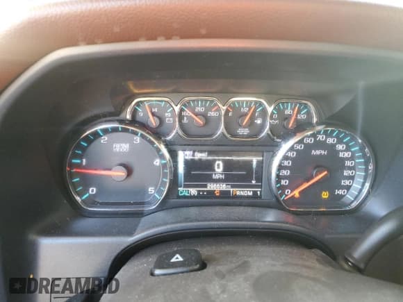 ✅ 2015 Chevrolet Silverado 2500HD High Country • VIN: 1GC1KXE82FF501435 • Lot: 91741215. Wystawiony na Copart z przebiegiem 296 636 mil. Bezpłatny archiwum sprzedaży aukcyjnych z USA i szczegółowy raport historii pojazdu na DreamBid. Zdjęcie 9.