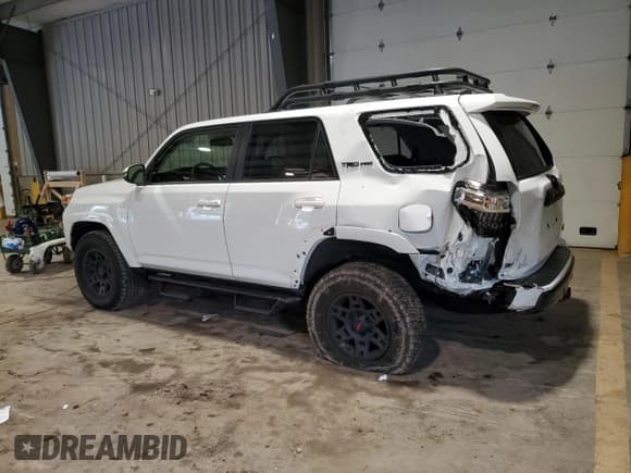 ✅ 2024 Toyota 4Runner TRD Pro • VIN: JTELU5JR2R6274639 • Lot: 58545365. Listed on Copart with 9,201 mi. Free auction sales archive from the USA and detailed vehicle history report at DreamBid. Image 2.