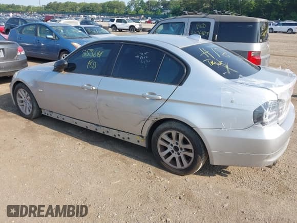 ✅ 2007 BMW 3 Series 328xi • VIN: WBAVC93537K032719 • Лот: 42576430. Опубликован ранее на IAAI с пробегом Не указан. Бесплатный доступ к архиву аукционных продаж из США и подробный отчёт об истории автомобиля на DreamBid. Изображение 3.