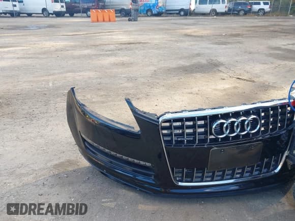 ✅ 2014 Audi Q7 Premium Plus • VIN: WA1LGAFE3ED013045 • Lot: 43492319. Wystawiony na IAAI z przebiegiem 130 446 mil. Bezpłatny archiwum sprzedaży aukcyjnych z USA i szczegółowy raport historii pojazdu na DreamBid. Zdjęcie 12.