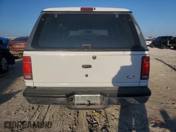 ✅ 1994 Ford Explorer Eddie Bauer • VIN: 1FMDU32X1RUC49815 • Lot: 45758705. Listed on Copart with 183,233 mi. Free auction sales archive from the USA and detailed vehicle history report at DreamBid. Image 6.