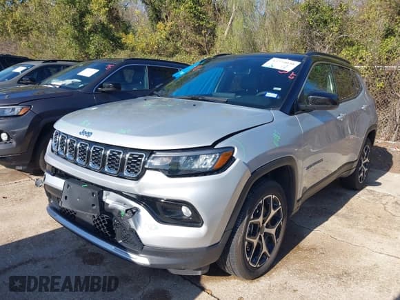 ✅ 2025 Jeep Compass Limited • VIN: 3C4NJDCN2ST613695 • Lot: 43774030. Wystawiony na IAAI z przebiegiem 7 217 mil. Bezpłatny archiwum sprzedaży aukcyjnych z USA i szczegółowy raport historii pojazdu na DreamBid. Zdjęcie 17.