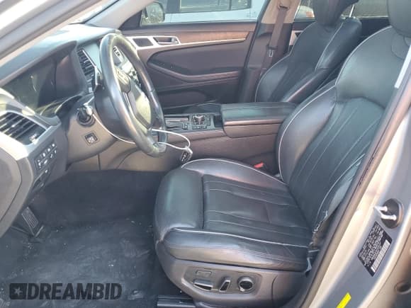 ✅ 2015 Hyundai Genesis 3.8L • VIN: KMHGN4JE9FU050197 • Lot: 81738724. Wystawiony na Copart z przebiegiem 151 054 mil. Bezpłatny archiwum sprzedaży aukcyjnych z USA i szczegółowy raport historii pojazdu na DreamBid. Zdjęcie 7.