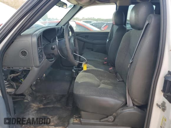 ✅ 2006 GMC Sierra 1500 • VIN: 1GTHC29D46E176380 • Lot: 46277995. Wystawiony na Copart z przebiegiem Nie podano. Bezpłatny archiwum sprzedaży aukcyjnych z USA i szczegółowy raport historii pojazdu na DreamBid. Zdjęcie 7.