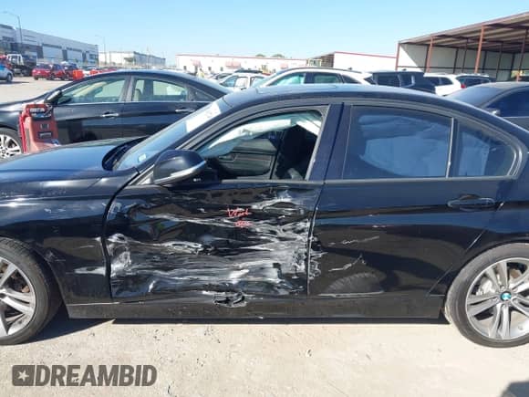 2014 BMW 3 Series 328i с VIN WBA3C1C5XEK115036, выставлен на аукционе IAAI как лот 43502740 с пробегом 161 486 миль миль и . История ставок и продаж доступна на DreamBid. Изображение 14.