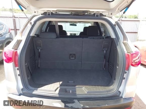 ✅ 2011 Chevrolet Traverse 1LT • VIN: 1GNKVGED9BJ361701 • Lot: 42994765. Wystawiony na IAAI z przebiegiem 85 881 mil. Bezpłatny archiwum sprzedaży aukcyjnych z USA i szczegółowy raport historii pojazdu na DreamBid. Zdjęcie 17.