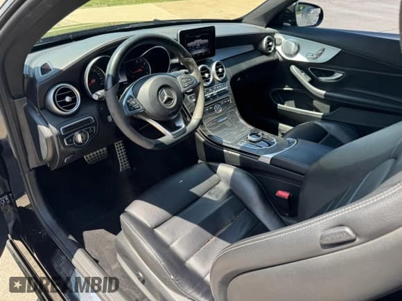 ✅ 2018 Mercedes-Benz C 300 • VIN: WDDWJ4KB3JF659952 • Lot: 84641285. Wystawiony na Copart z przebiegiem 75 586 mil. Bezpłatny archiwum sprzedaży aukcyjnych z USA i szczegółowy raport historii pojazdu na DreamBid. Zdjęcie 9.