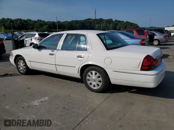 ✅ 2005 Mercury Grand Marquis LS Premium • VIN: 2MEFM75W05X656808 • Lot: 67174645. Wystawiony na Copart z przebiegiem 179 015 mil. Bezpłatny archiwum sprzedaży aukcyjnych z USA i szczegółowy raport historii pojazdu na DreamBid. Zdjęcie 2.