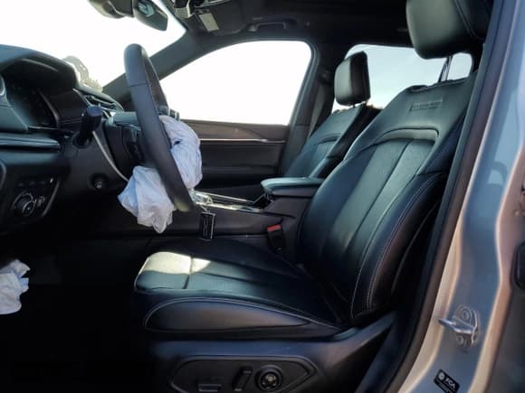 ✅ 2022 Jeep Grand Cherokee Overland • VIN: 1C4RJYD64N8756960 • Lot: 69174624. Listed on Copart with 23,249 mi. Free auction sales archive from the USA and detailed vehicle history report at DreamBid. Image 7.