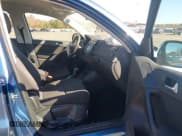 ✅ 2018 Volkswagen Tiguan • VIN: WVGBV7AX0JK000824 • Lot: 43470889. Wystawiony na IAAI z przebiegiem 7 728 mil. Bezpłatny archiwum sprzedaży aukcyjnych z USA i szczegółowy raport historii pojazdu na DreamBid. Zdjęcie 5.