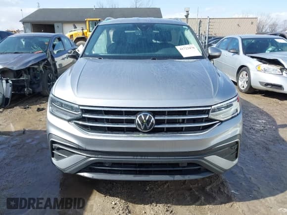 ✅ 2023 Volkswagen Tiguan SE • VIN: 3VV2B7AX0PM034519 • Lot: 41723470. Wystawiony na IAAI z przebiegiem 17 250 mil. Bezpłatny archiwum sprzedaży aukcyjnych z USA i szczegółowy raport historii pojazdu na DreamBid. Zdjęcie 12.
