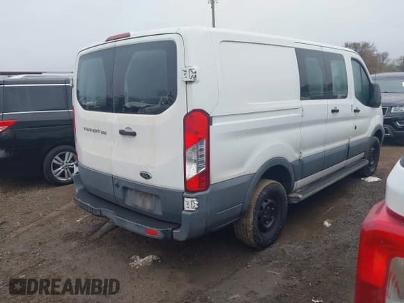 ✅ 2016 Ford Transit Cargo • VIN: 1FTYR1ZM0GKB20142 • Лот: 43922306. Опубликован ранее на IAAI с пробегом 194 766 миль. Бесплатный доступ к архиву аукционных продаж из США и подробный отчёт об истории автомобиля на DreamBid. Изображение 4.