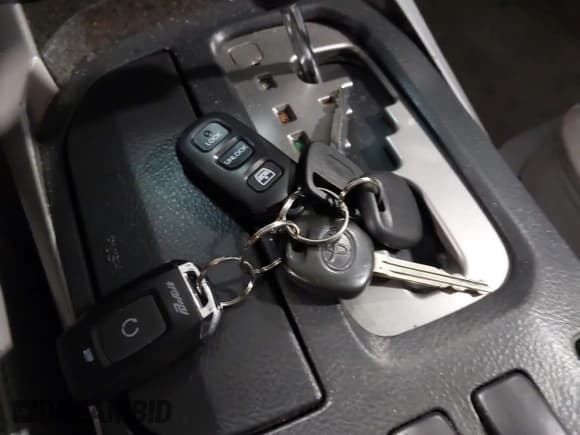 ✅ 2004 Toyota 4Runner Limited • VIN: JTEBU17R540054788 • Лот: 42153219. Опубликован ранее на IAAI с пробегом 237 648 миль. Бесплатный доступ к архиву аукционных продаж из США и подробный отчёт об истории автомобиля на DreamBid. Изображение 11.