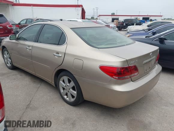 ✅ 2005 Lexus ES 350 • VIN: JTHBA30G555131194 • Lot: 42324746. Listed on IAAI with 300,471 mi. Free auction sales archive from the USA and detailed vehicle history report at DreamBid. Image 3.