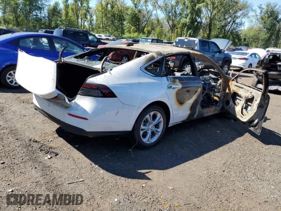 ✅ 2025 Honda Accord LX • VIN: 1HGCY1F26SA024970 • Лот: 70086625. Опубликован ранее на Copart с пробегом Не указан. Бесплатный доступ к архиву аукционных продаж из США и подробный отчёт об истории автомобиля на DreamBid. Изображение 3.