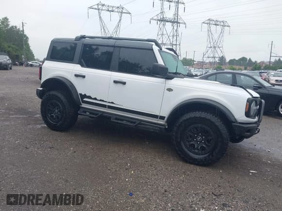 ✅ 2023 Ford Bronco • VIN: 1FMEE5DP6PLB75580 • Лот: 42616341. Опубликован ранее на IAAI с пробегом 23 098 миль. Бесплатный доступ к архиву аукционных продаж из США и подробный отчёт об истории автомобиля на DreamBid. Изображение 1.