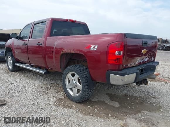 ✅ 2014 Chevrolet Silverado 2500HD LT • VIN: 1GC1KXC88EF140598 • Lot: 42023482. Listed on IAAI with 300,929 mi. Free auction sales archive from the USA and detailed vehicle history report at DreamBid. Image 3.