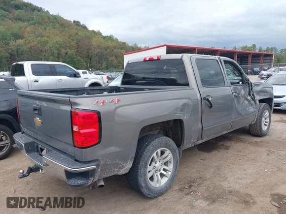 ✅ 2017 Chevrolet Silverado 1500 LT • VIN: 3GCUKRECXHG162535 • Lot: 43368096. Listed on IAAI with 89,576 mi. Free auction sales archive from the USA and detailed vehicle history report at DreamBid. Image 4.
