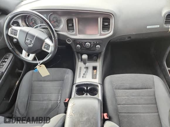 2011 Dodge Charger SE with VIN 2B3CL3CG0BH591445, listed as a Copart auction lot 84644175 with 218,463 mi miles and Salvage title. Bid and sale history available at DreamBid. Image 8.