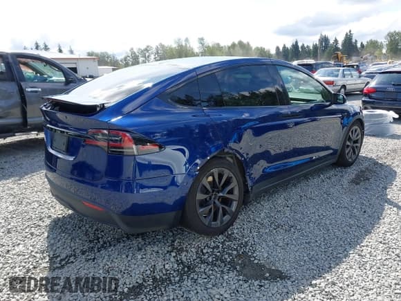 ✅ 2024 Tesla Model X • VIN: 7SAXCBE5XRF432411 • Лот: 42520413. Опубликован ранее на IAAI с пробегом Не указан. Бесплатный доступ к архиву аукционных продаж из США и подробный отчёт об истории автомобиля на DreamBid. Изображение 4.