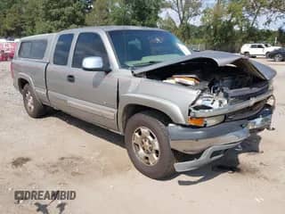 2001 Chevrolet Silverado 1500 LS with VIN 1GCEK19T31E130989, listed as a IAAI auction lot 43288923 with 302,694 mi miles and . Bid and sale history available at DreamBid. Image 1.