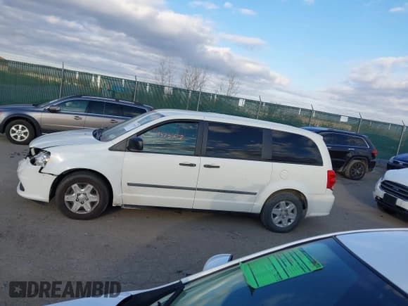 ✅ 2011 Dodge Grand Caravan Cargo • VIN: 2D4RN1AG2BR616370 • Lot: 43732615. Listed on IAAI with 22,800 mi. Free auction sales archive from the USA and detailed vehicle history report at DreamBid. Image 14.
