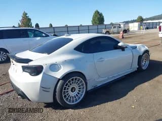 ✅ 2015 Subaru BRZ Premium • VIN: JF1ZCAB19F9606594 • Lot: 43384550. Wystawiony na IAAI z przebiegiem 142 756 mil. Bezpłatny archiwum sprzedaży aukcyjnych z USA i szczegółowy raport historii pojazdu na DreamBid. Zdjęcie 4.