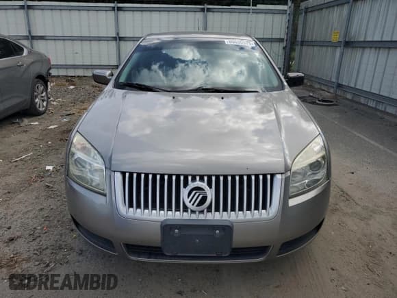 ✅ 2008 Mercury Milan • VIN: 3MEHM07178R641565 • Lot: 80630575. Wystawiony na Copart z przebiegiem 116 301 mil. Bezpłatny archiwum sprzedaży aukcyjnych z USA i szczegółowy raport historii pojazdu na DreamBid. Zdjęcie 5.