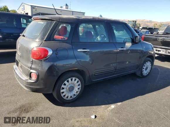 ✅ 2015 FIAT 500L Pop • VIN: ZFBCFAAH8FZ036094 • Lot: 65846045. Listed on Copart with 91,145 mi. Free auction sales archive from the USA and detailed vehicle history report at DreamBid. Image 3.