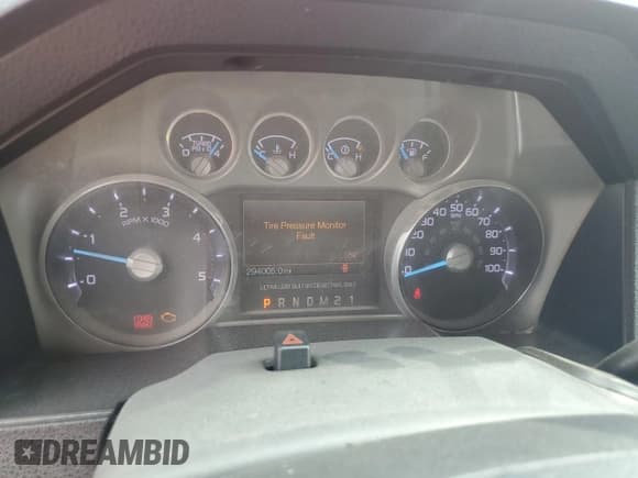 ✅ 2011 Ford F-250 XL • VIN: 1FT7W2BT4BEC67549 • Lot: 71711175. Listed on Copart with 294,005 mi. Free auction sales archive from the USA and detailed vehicle history report at DreamBid. Image 9.