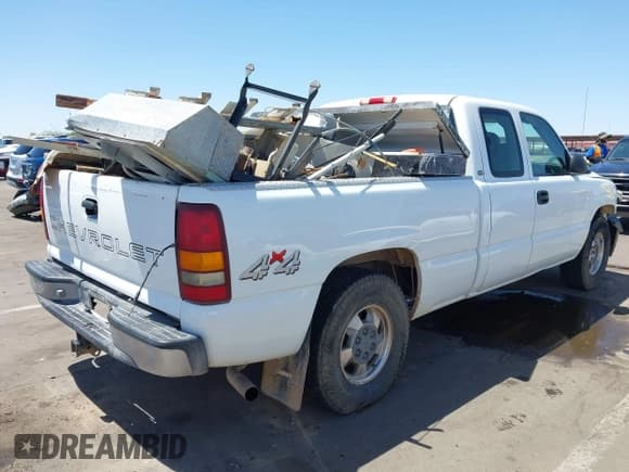 ✅ 2001 Chevrolet Silverado 1500 LS • VIN: 1GCEK19T21E118395 • Лот: 42276925. Опубликован ранее на IAAI с пробегом 220 451 миль. Бесплатный доступ к архиву аукционных продаж из США и подробный отчёт об истории автомобиля на DreamBid. Изображение 4.