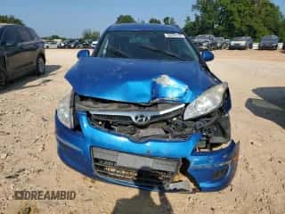 2010 Hyundai Elantra GLS z VIN KMHDB8AE8AU060652, wystawiony jako Copart lot #69269724 z przebiegiem 274 970 mil mil oraz Szkoda całkowita • Salvage title. Historia ofert i sprzedaży dostępna na DreamBid. Obrazek 5.
