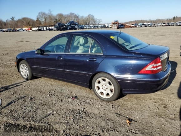 ✅ 2005 Mercedes-Benz C 240 • VIN: WDBRF81J75F601811 • Lot: 48210795. Wystawiony na Copart z przebiegiem 59 454 mil. Bezpłatny archiwum sprzedaży aukcyjnych z USA i szczegółowy raport historii pojazdu na DreamBid. Zdjęcie 2.