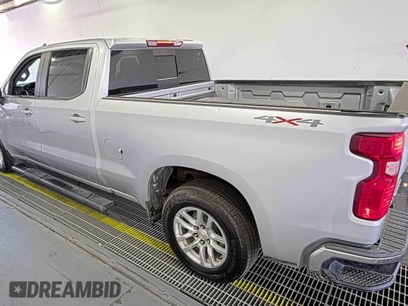 2021 Chevrolet Silverado 1500 LT z VIN 1GCUYDED7MZ236580, wystawiony jako IAAI lot #43050080 z przebiegiem 93 745 mil mil oraz . Historia ofert i sprzedaży dostępna na DreamBid. Obrazek 1.