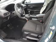 ✅ 2024 Honda HR-V Sport • VIN: 3CZRZ2H55RM756825 • Lot: 85410665. Wystawiony na Copart z przebiegiem 12 291 mil. Bezpłatny archiwum sprzedaży aukcyjnych z USA i szczegółowy raport historii pojazdu na DreamBid. Zdjęcie 7.