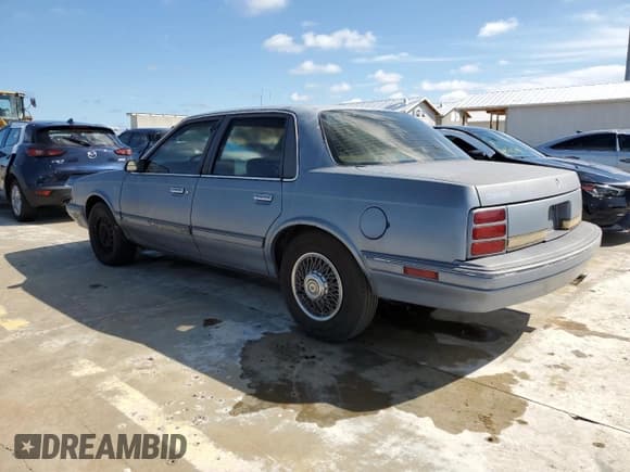 ✅ 1996 Oldsmobile Cutlass Ciera 1SA VX5 • VIN: 1G3AJ55M3T6326130 • Lot: 73877264. Wystawiony na Copart z przebiegiem 74 073 mil. Bezpłatny archiwum sprzedaży aukcyjnych z USA i szczegółowy raport historii pojazdu na DreamBid. Zdjęcie 2.