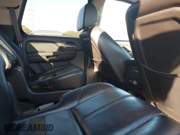 ✅ 2007 Chevrolet Tahoe LT • VIN: 1GNFC13037J328284 • Lot: 43741509. Listed on IAAI with 295,060 mi. Free auction sales archive from the USA and detailed vehicle history report at DreamBid. Image 8.