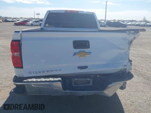✅ 2019 Chevrolet Silverado 1500 LT • VIN: 2GCVKPEC6K1178207 • Lot: 43645117. Wystawiony na IAAI z przebiegiem 128 111 mil. Bezpłatny archiwum sprzedaży aukcyjnych z USA i szczegółowy raport historii pojazdu na DreamBid. Zdjęcie 6.