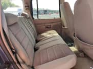 ✅ 2000 Ford Explorer XLT • VIN: 1FMZU83P0YZC64423 • Лот: 80081185. Опубликован ранее на Copart с пробегом 160 357 миль. Бесплатный доступ к архиву аукционных продаж из США и подробный отчёт об истории автомобиля на DreamBid. Изображение 11.