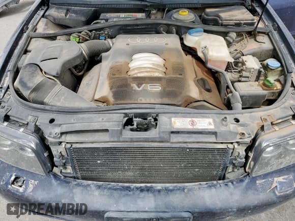 ✅ 2012 Audi A4 • VIN: WAUED68D8WA005001 • Лот: 58080975. Опубликован ранее на Copart с пробегом 278 869 миль. Бесплатный доступ к архиву аукционных продаж из США и подробный отчёт об истории автомобиля на DreamBid. Изображение 11.